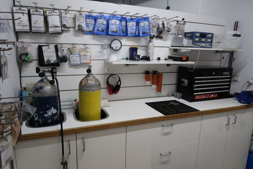 Dive Equipment Servicing Sunreef Mooloolaba Onsite hydrostatic tests